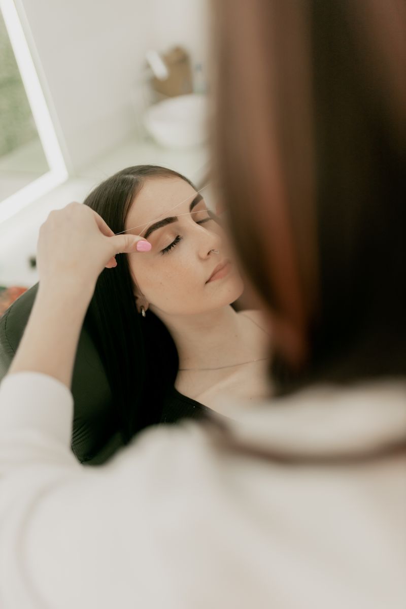 Micropigmentación de cejas en Montecarmelo: guía antes de reservar